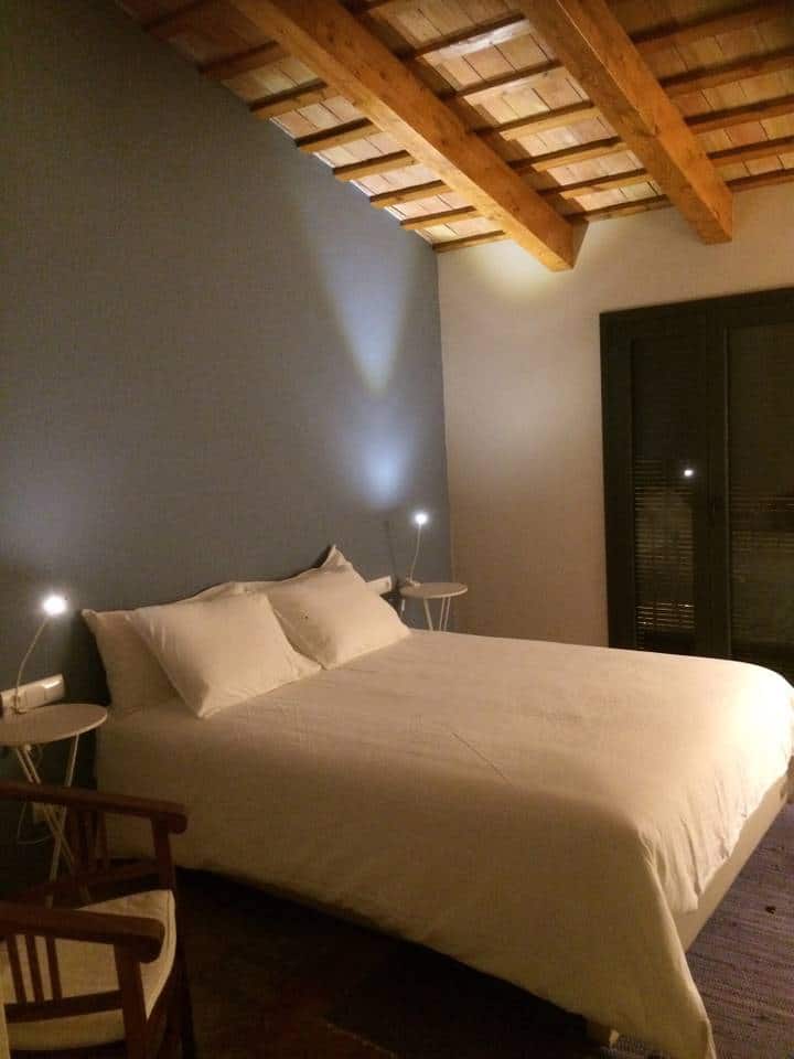 NOĆNA soba. Za mirno spavanje cijelu noć u vrlo udobnom, velikom i mirnom madracu. Odmorite se i ustanite sutra spremni za doručak.