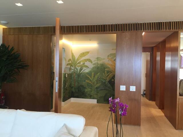 Leblon Beach Front gallery image 4