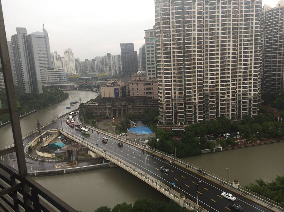 窗外得苏州河美景