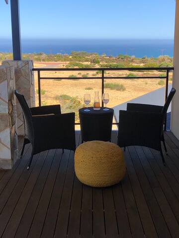 AMAZING views at The Lookout FREE WIFI & NETFLIX gallery image 5