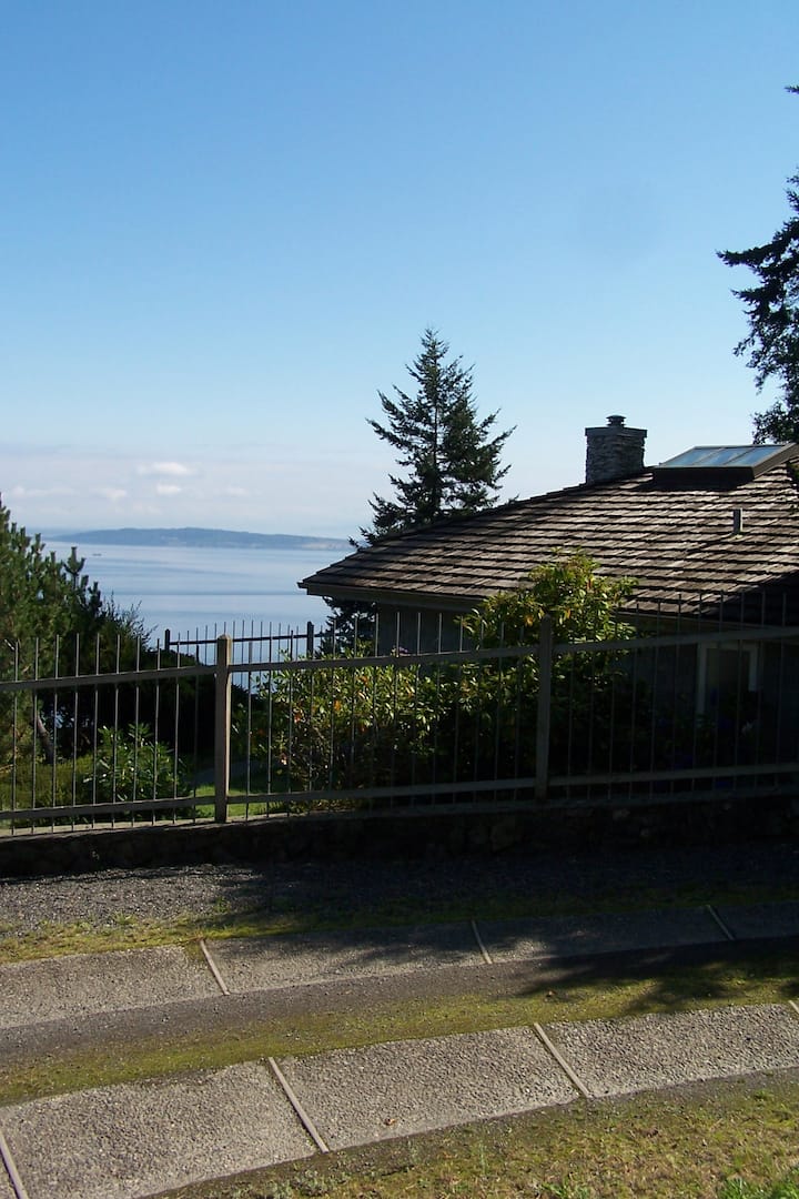 Sea Forever Guest House (PPRPVO120033) Cottages for Rent in Eastsound, Washington, United