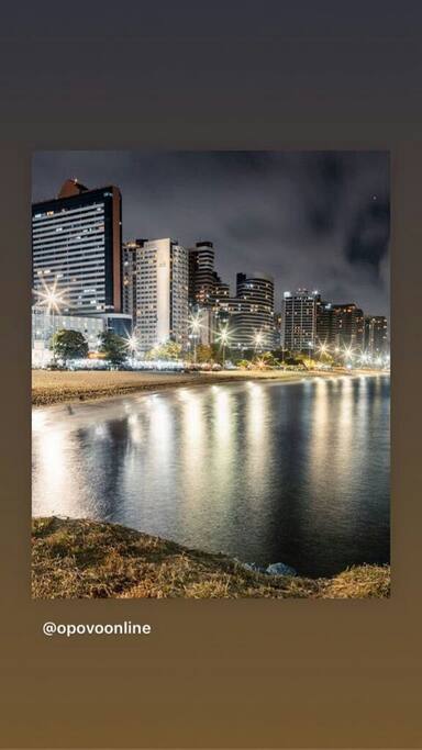 Esta e a mesma praia a noite