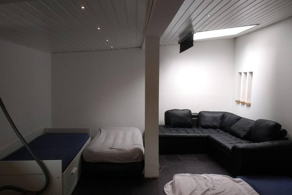 Guest annex, coach view