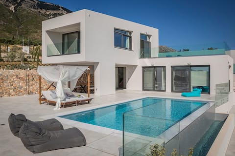 OIKOS TWIN • Private Estate • 2 Heated Pools