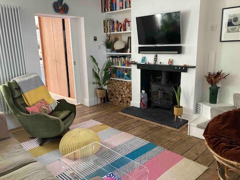 Successful Airbnb property: Victorian townhouse in Leckhampton (free parking!) in Leckhampton With Warden Hill