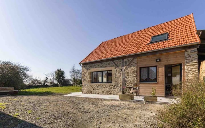 Accès au gîte avec parking privatif