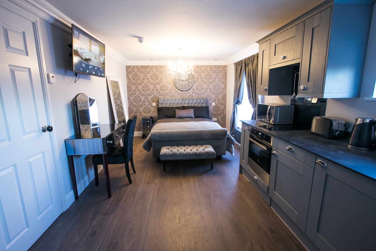 Titchwell Marsh (nom de la chambre) · Magnifique appartement à seulement 10 minutes de la ville de Norwich ! Situé à Wymondham, Norfolk