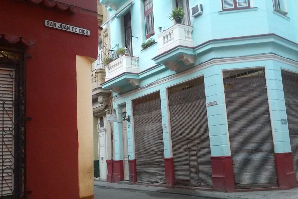 Calle san juan de dios muy céntrica y transitada para llegar a casa renta Las Dos Esther´s