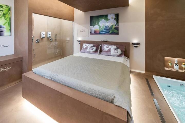 LUXURY SUITE gallery image 4