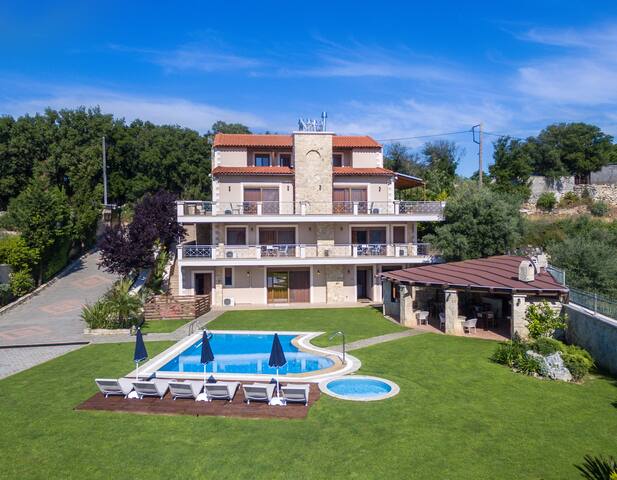 Villa Zeus with private pool – Special Offer! gallery image 2