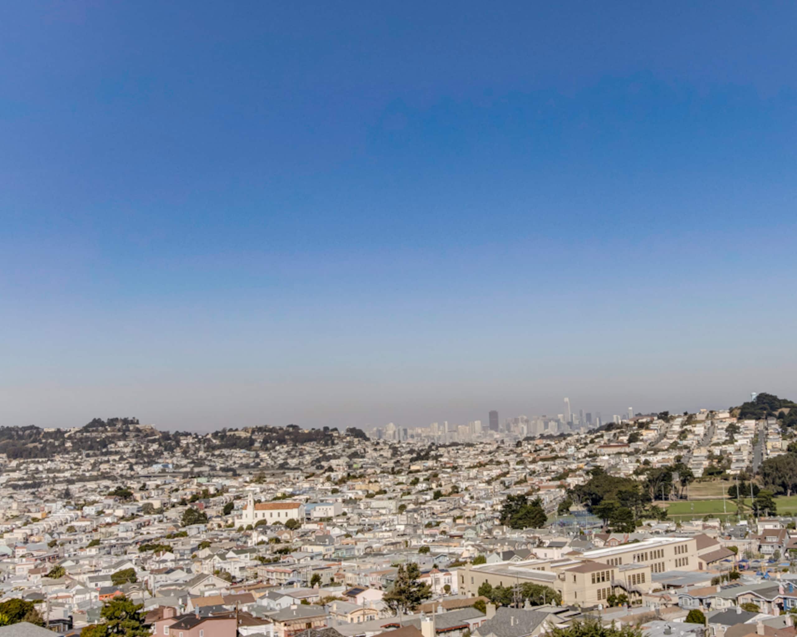 Home in Daly City · ★4.89 · 3 bedrooms · 3 beds · 2 baths - Image 32