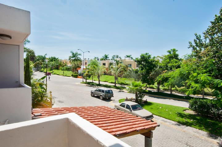 Beautiful house in private condo 5 min from the Sea