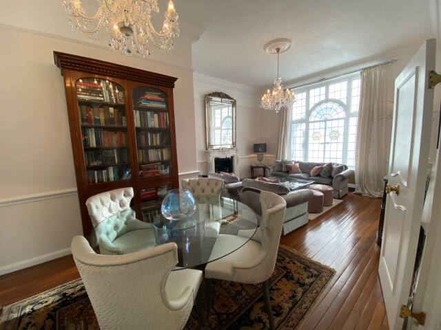 Private Entrance, Heathrow Express, Hyde Park gallery image 3