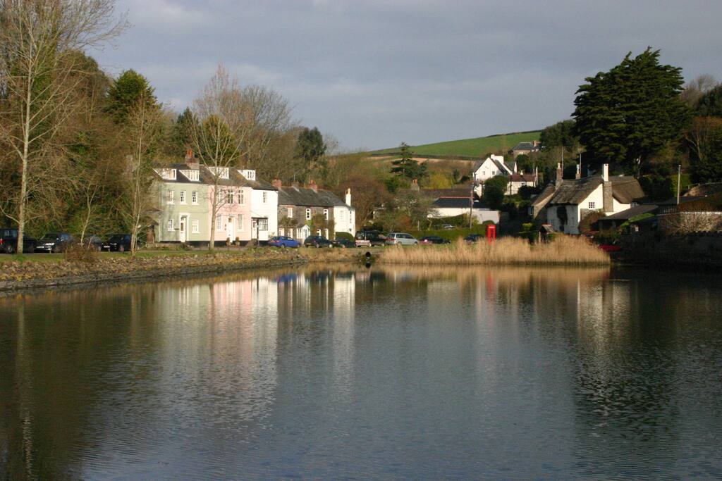 Poacher S Pocket Lower Batson Salcombe Houses For Rent In