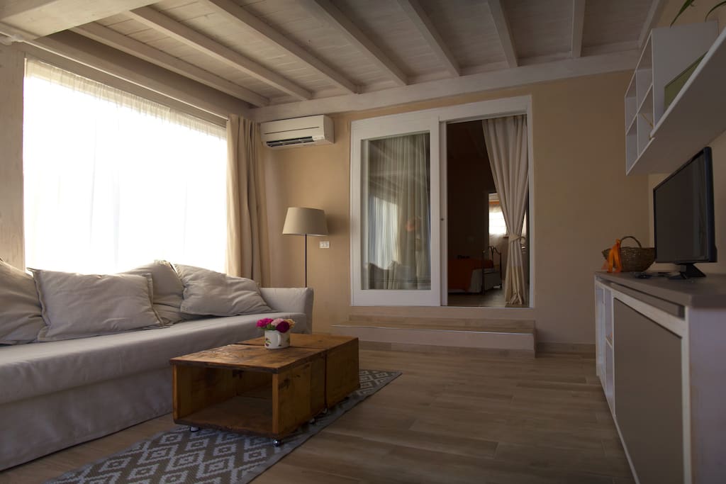 Salotto ingresso con divano letto