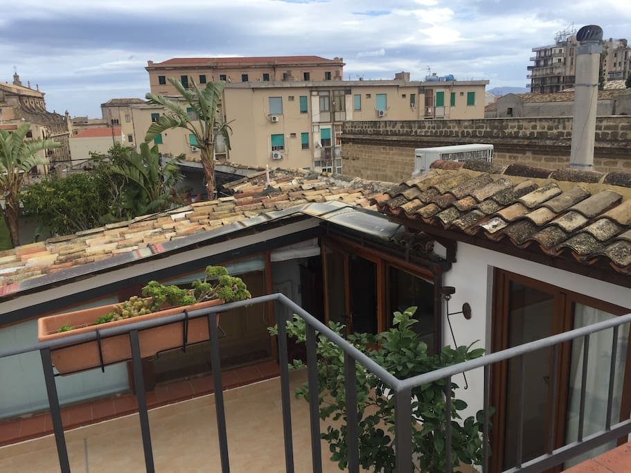 Among the ancient roofs of Palermo ...