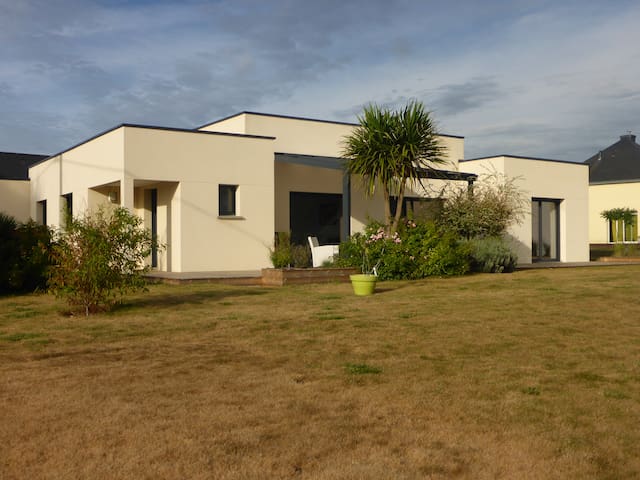 Maison Moderne Plain Pied Lumineuse 3 Bedrooms 1 Bathroom House Croixanvec France Maison Moderne Plain Pied Lumineuse 3 Bedrooms 1 Bathroom House Croixanvec France