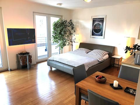 Popular Airbnb listing: 40sqm city-room + ug-parking in Ostend
