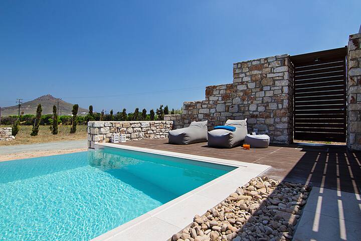 Il Sogno villa 2 Paros private pool gallery image 5