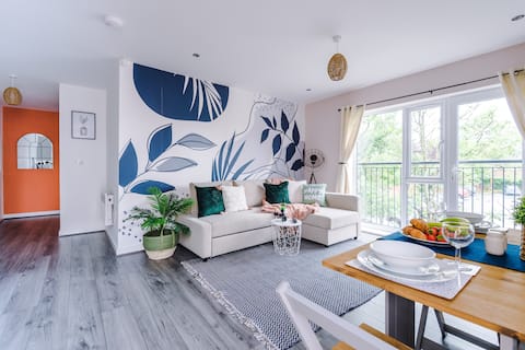 Successful Airbnb property: Formby Village | Great Location | Parking | W-Fi in Formby