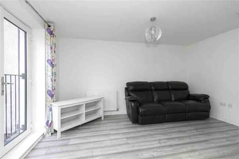 Successful Airbnb property: 2 Bed Modern Property in Drum Brae & Gyle