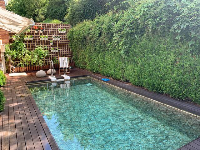 Villa tranquila con decoración colonial gallery image 3