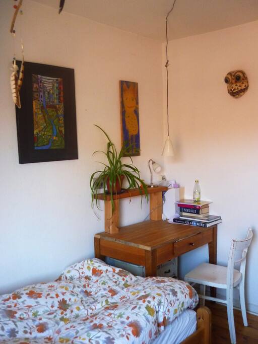 Schlafzimmer 1
