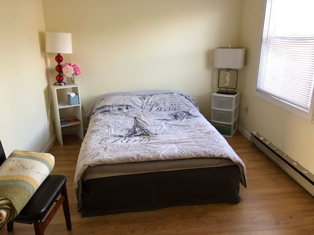 Convenient location in downtown by the waterfront!