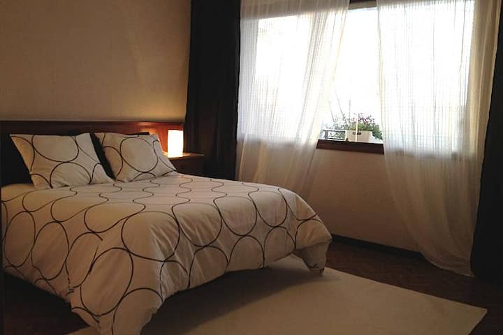 Dhoma kryesore e gjumit - Suita e banjës