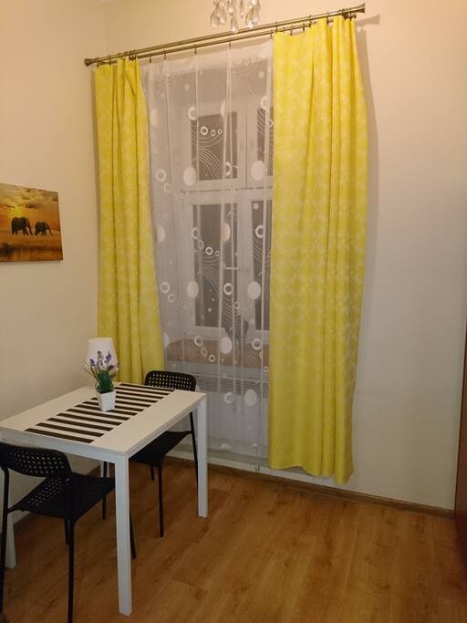 Entresol Room