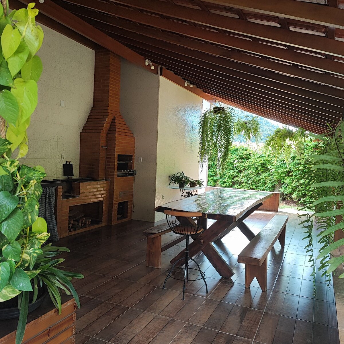 Airbnb em destaque: Comfortable country house in Santa Teresa em Fundão