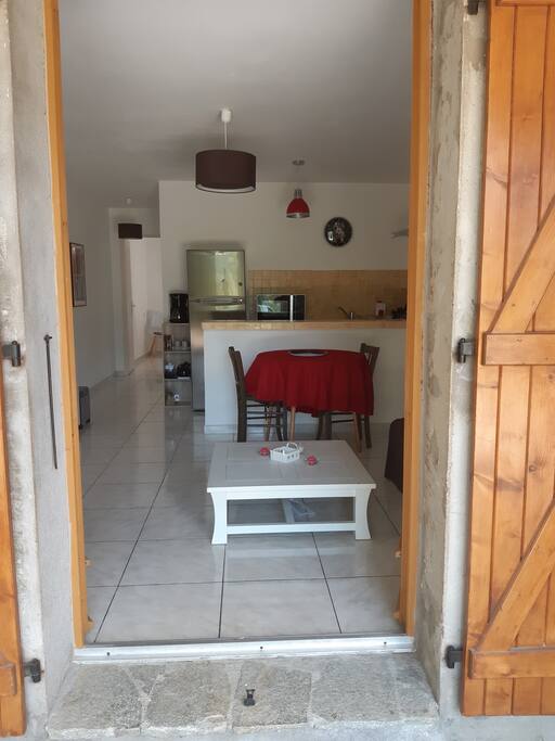 vue de l entrée de l appartement