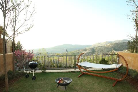2BR W/Garden in OAKRIDGE Faqra, scenic views