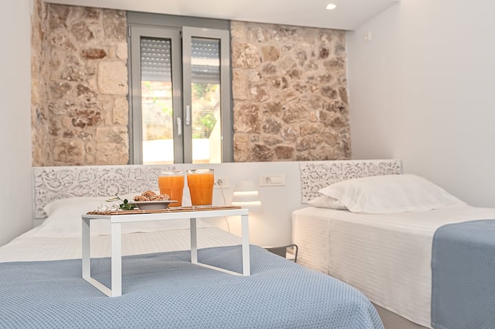 Приземје во џуниор спална соба