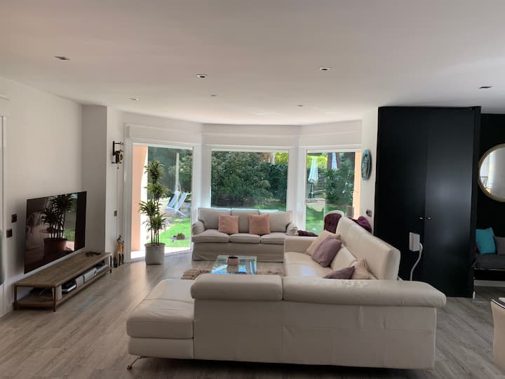 Chalet Individual Con Piscina Y Barbacoa - Alcobendas