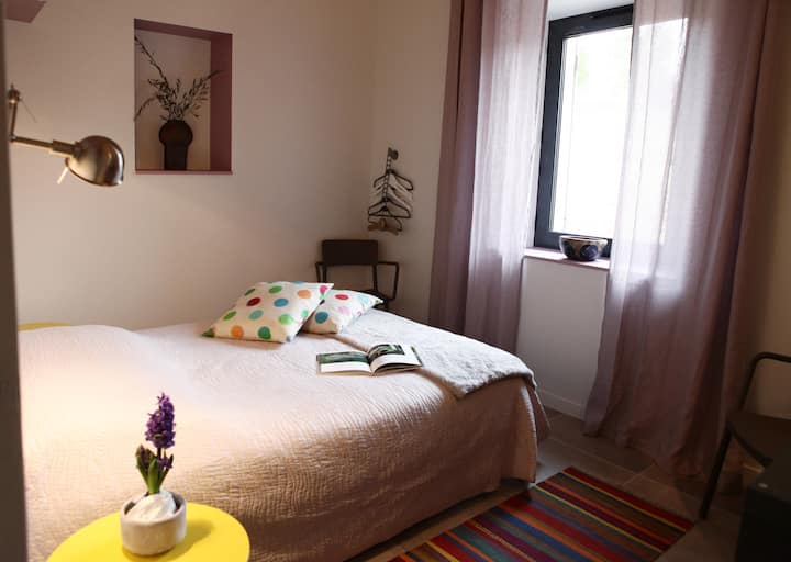 ლავანდის საძინებელი პირველ სართულზე