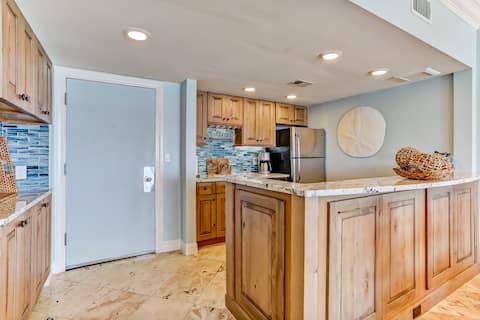 Sensational Sandcastles Condo/Oceanfront-Amelia