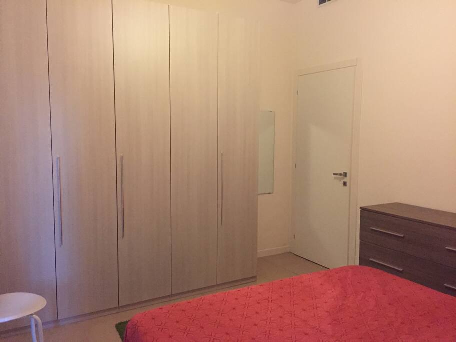 camera da letto con balcone