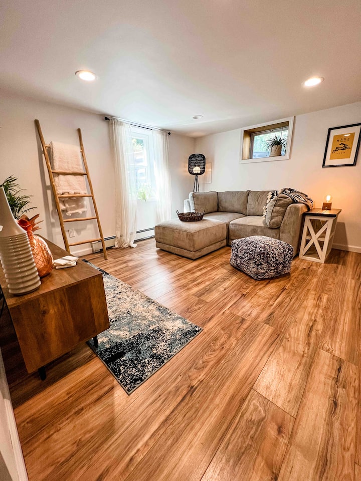 Brand New Apartment Close to Train/Highways Apartments for Rent in