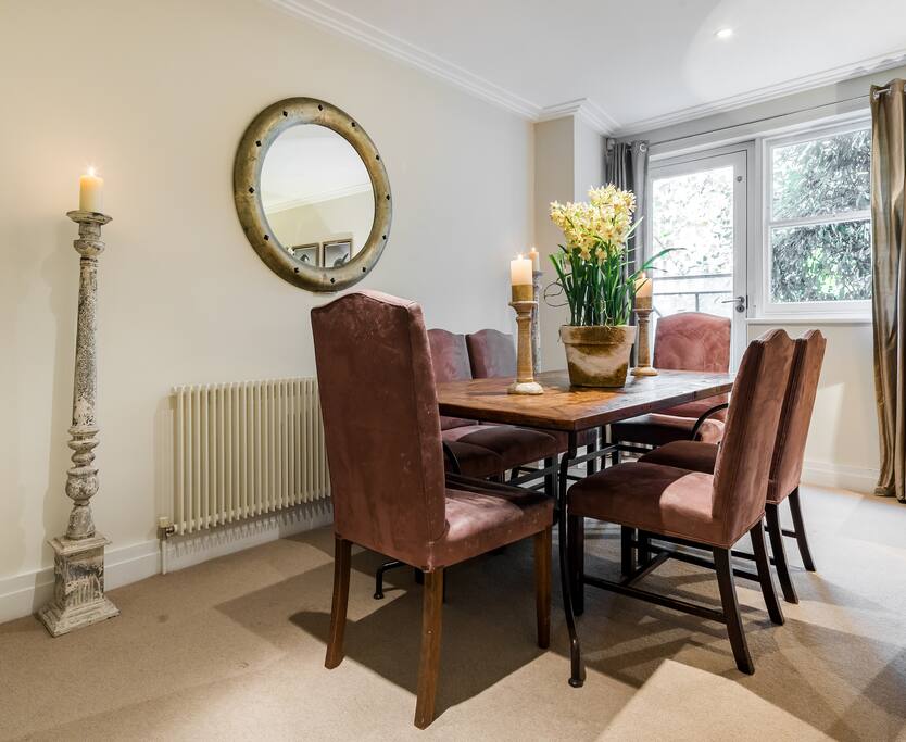 The dining area.