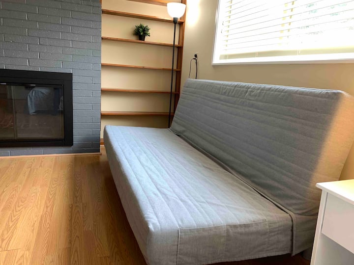 Private Guest Suite With Full Kitchen - Edmonds, WA