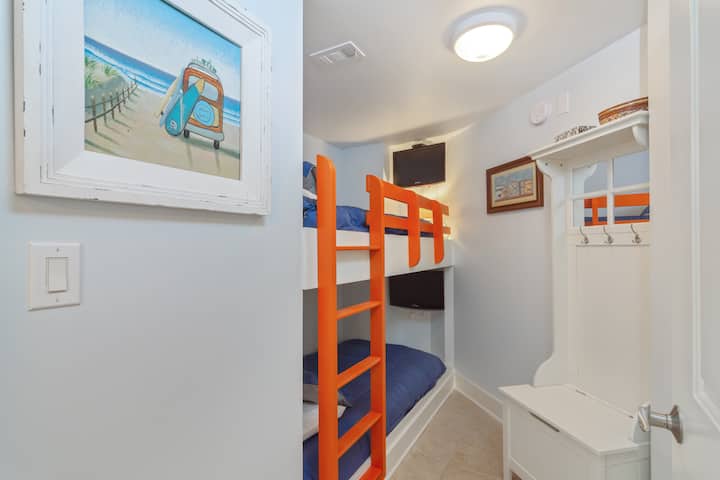 Chumba cha kulala kilicho na mlango