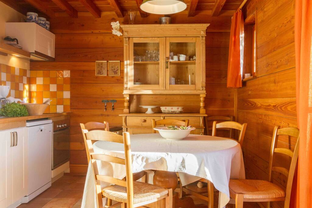Salle à manger les Vallons