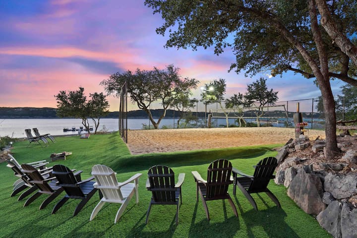 LakeTravis Waterfront Volleyball Game Rooms Boats