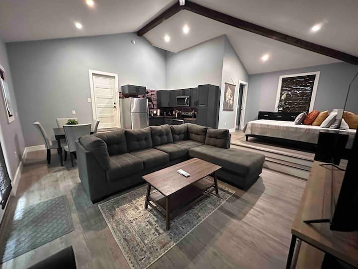 Lakeshore Living- Guest Studio - Gallatin, TN
