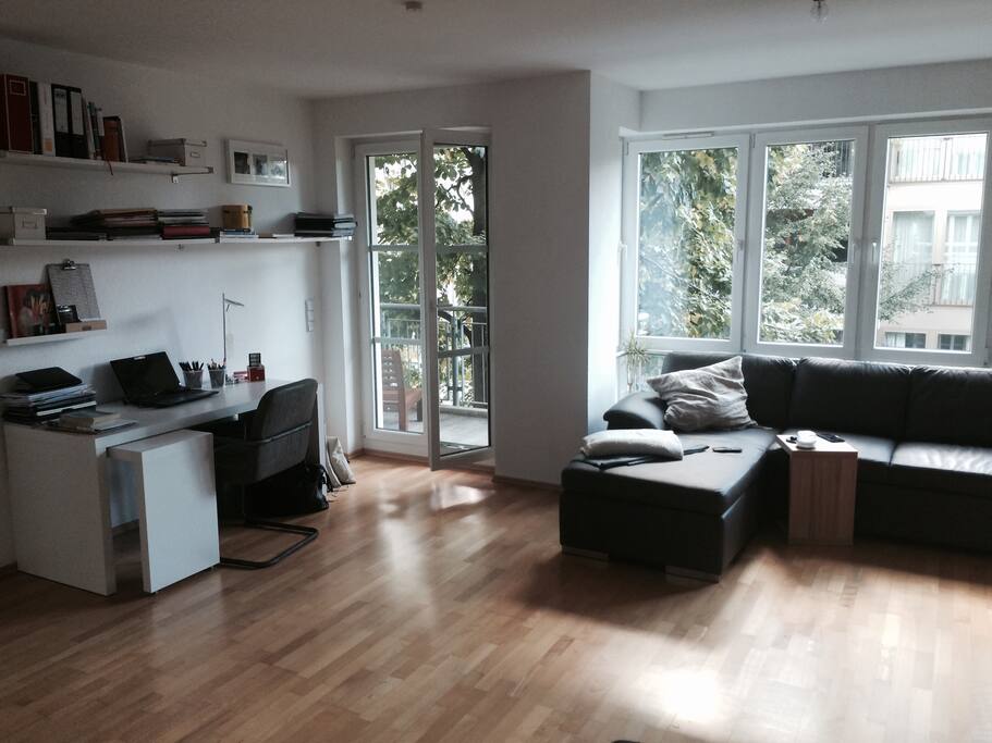Blick aus der Küche & ausziehbares Sofa
