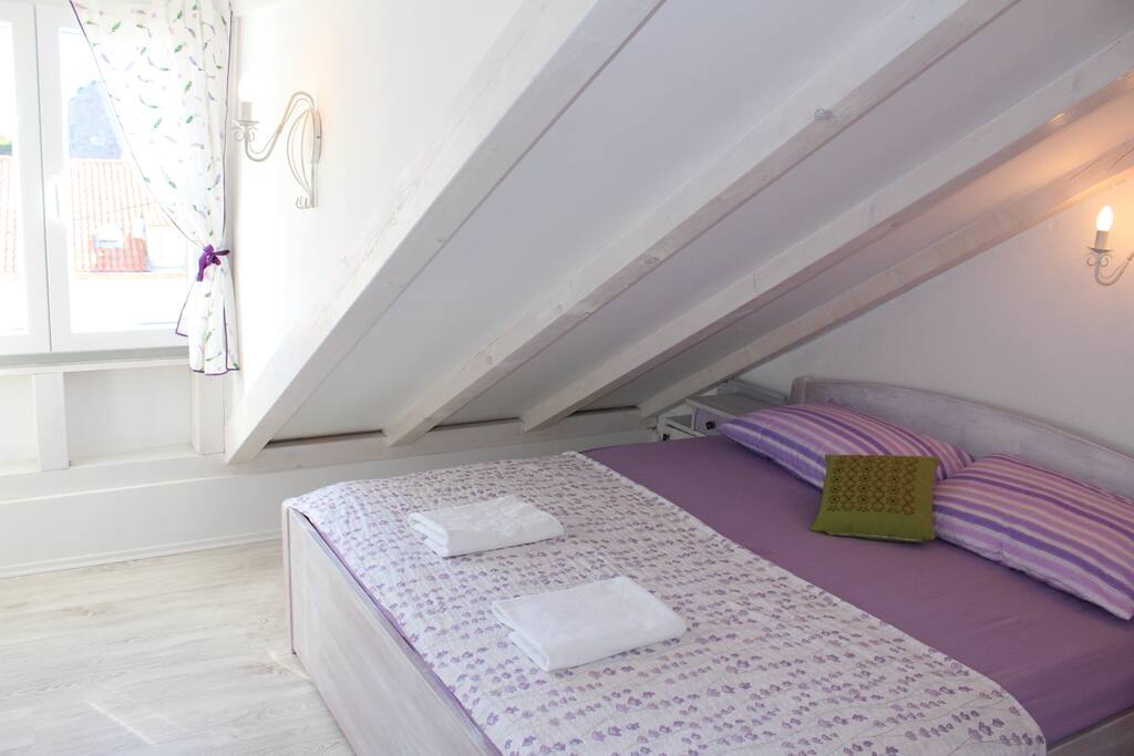 King size bed