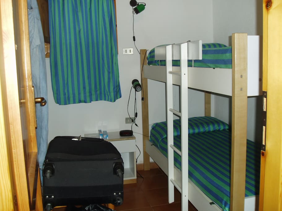 Cameretta con letto a casello