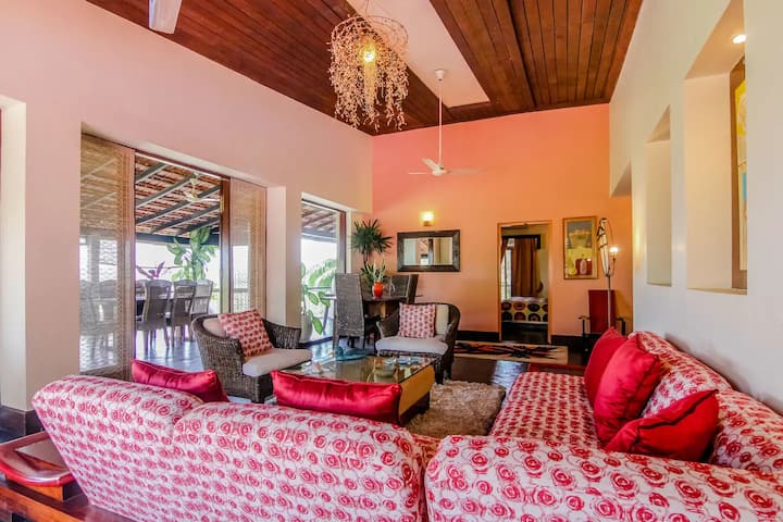 Living room image 4