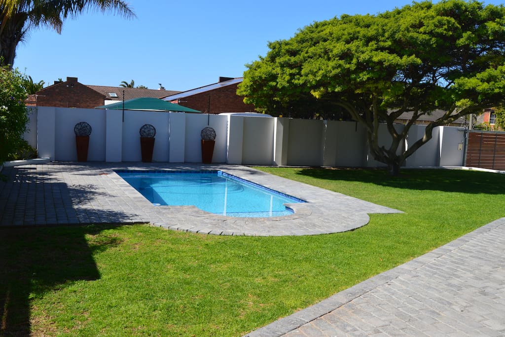 https://www.airbnb.com/calendar/ical/15863930.ics?s=3aeb94a556e0af5ffbf9f90a0b2e3038